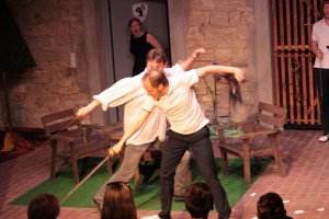 Theatergruppe Szenenwechsel Was ihr wollt - Fechtszene