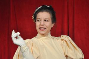 Theaterguppe Szenenwechsel - Ernst sein ist alles - Gwendolen Fairfax