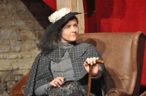 Theaterguppe Szenenwechsel - Ernst sein ist alles - Lady Bracknell 