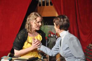 Theaterguppe Szenenwechsel - Ernst sein ist alles - Cecily Cardew und Miss Prism